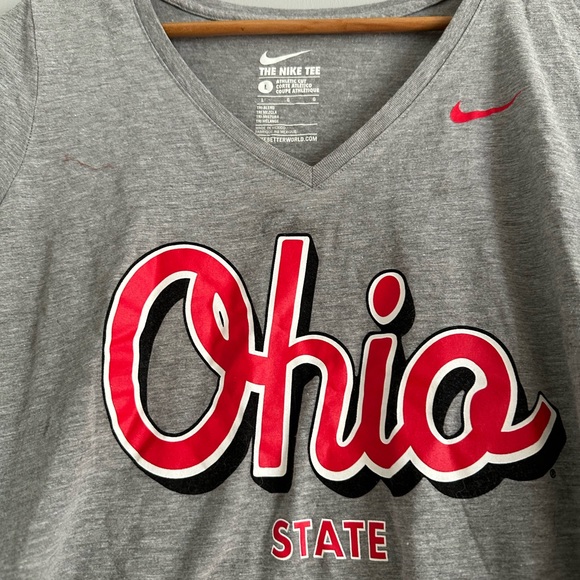 Nike women’s large Ohio state V neck t-shirt. - Picture 3 of 5